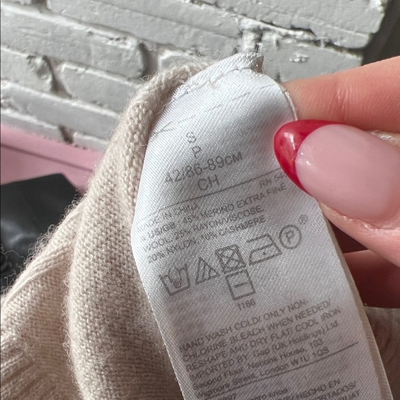 Banana Republic Women's Beige Crew Neck Sweater FILPUCCI - Picture 9 of 9